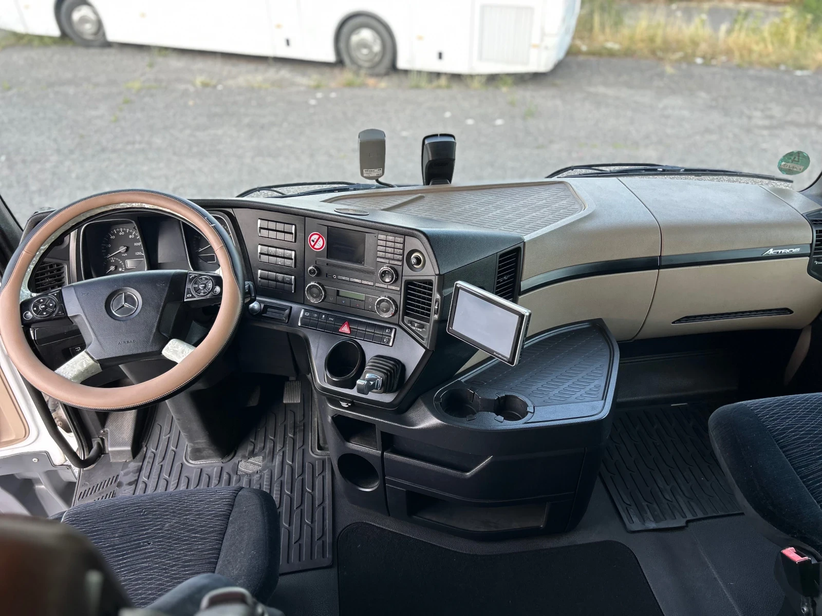 Mercedes-Benz Actros Mega* Retarder* Euro 6, снимка 7 - Камиони - 55316474