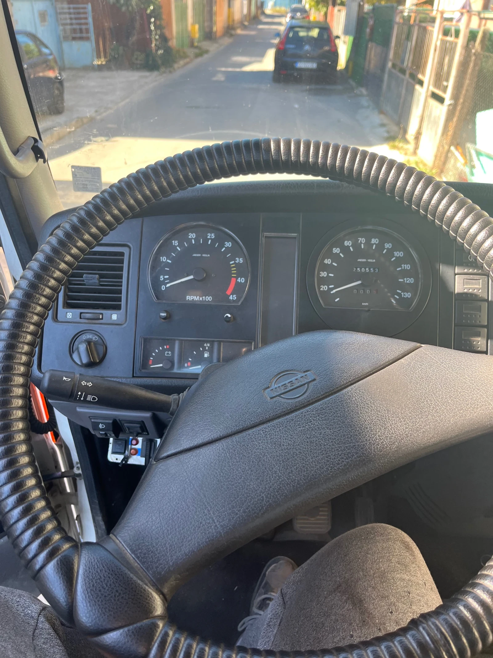 Nissan Atleon Мултилифт, Самосвал, снимка 13 - Камиони - 56360704