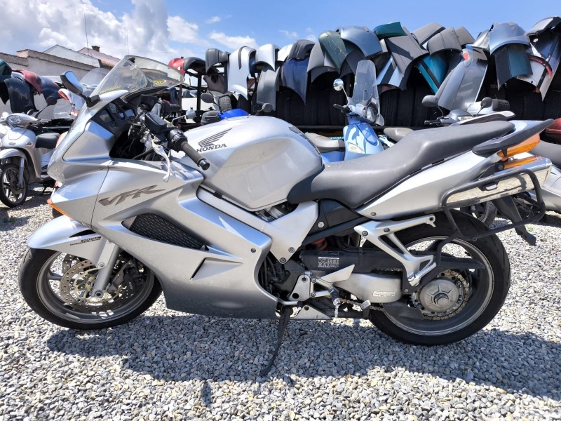 Honda Vfr 800, снимка 3 - Мотоциклети и мототехника - 46225543