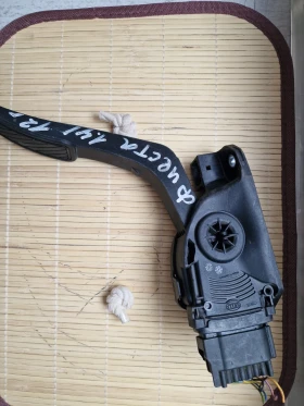 8V21-9F836-AB педал газ FORD FIESTA 2012г. 8V219F836AB, снимка 2