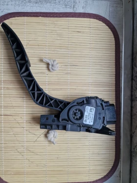 8V21-9F836-AB педал газ FORD FIESTA 2012г. 8V219F836AB, снимка 4