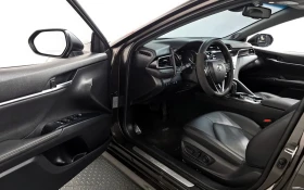 Toyota Camry XV70 2.5 , снимка 9