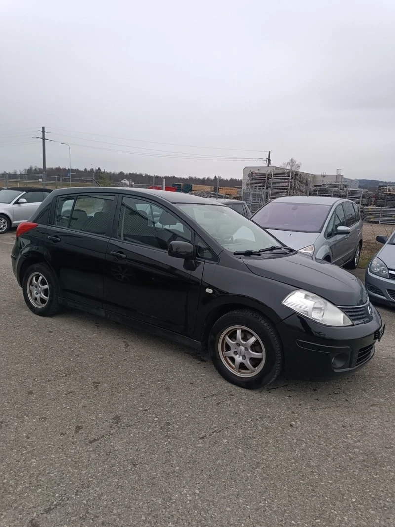 Nissan Tiida 1.6i 16V Swiss Aut., снимка 2 - Автомобили и джипове - 43378448