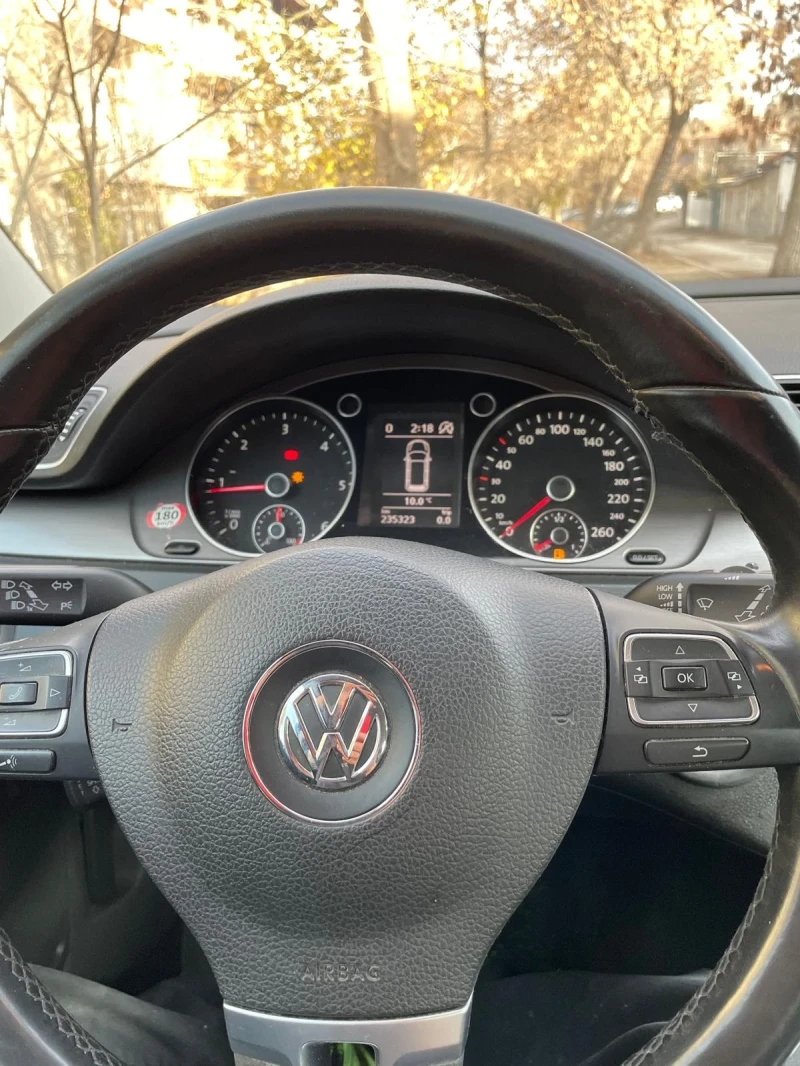 VW Passat 2.0 TDI, снимка 4 - Автомобили и джипове - 48525059