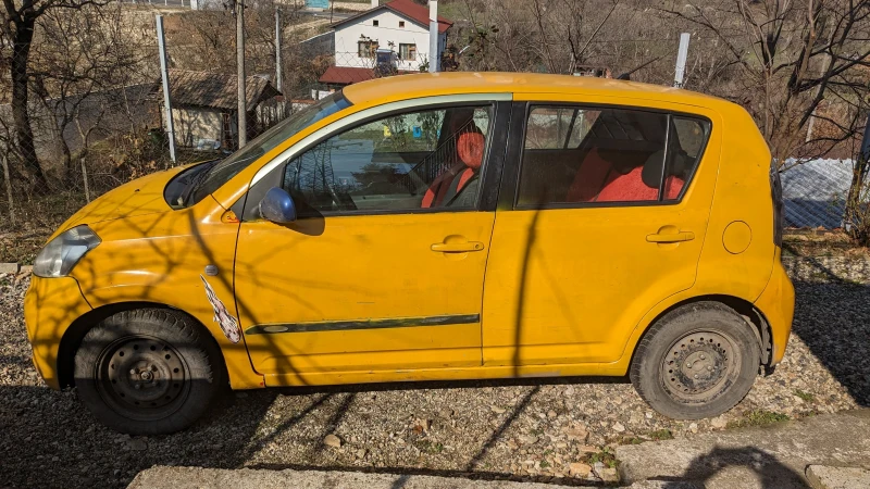 Daihatsu Sirion, снимка 1 - Автомобили и джипове - 48602829