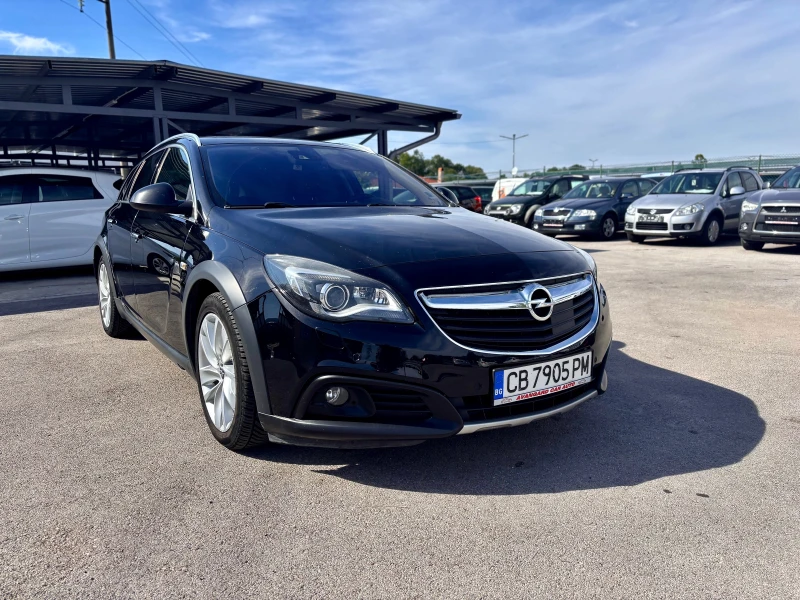 Opel Insignia Sports Tourer, снимка 2 - Автомобили и джипове - 51626523