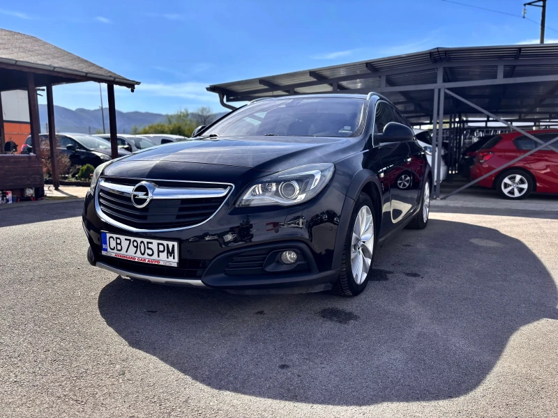 Opel Insignia Sports Tourer, снимка 3 - Автомобили и джипове - 51626523
