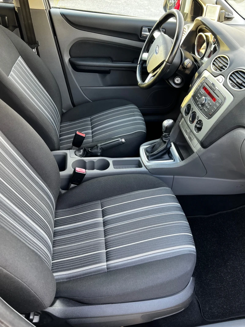 Ford Focus 2011 1.6 бензин 101к.с., снимка 11 - Автомобили и джипове - 52579618