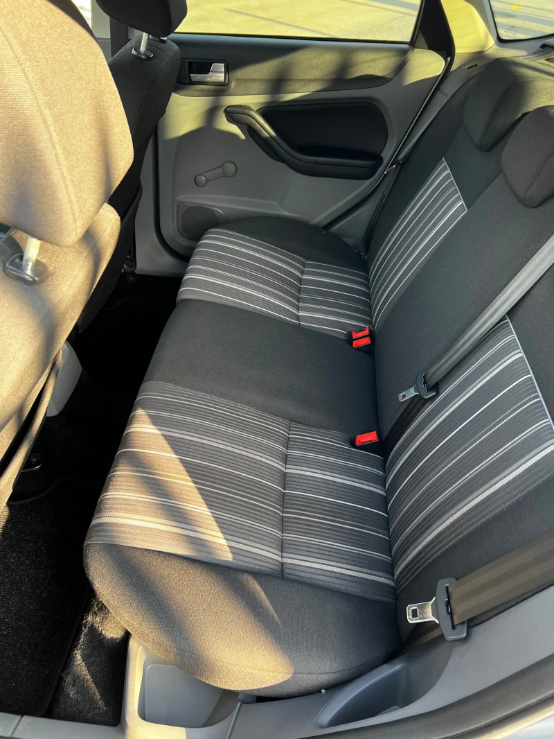Ford Focus 2011 1.6 бензин 101к.с., снимка 4 - Автомобили и джипове - 52579618