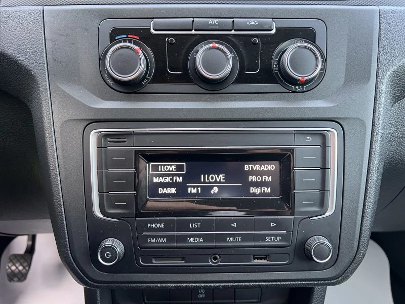 VW Caddy MAXI Life/2.0TDI/102K.C./5MT/N1, снимка 12 - Автомобили и джипове - 52237081