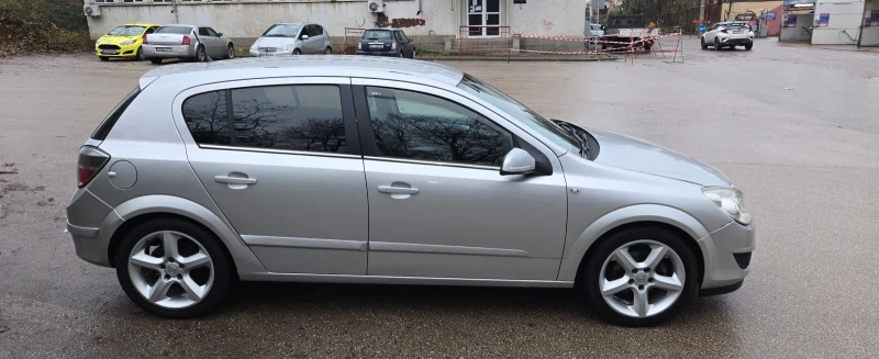 Opel Astra, снимка 3 - Автомобили и джипове - 52582684