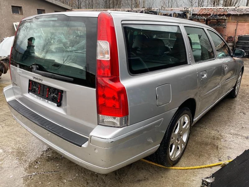 Volvo V70 2.4-D5 на части !!!, снимка 2 - Автомобили и джипове - 44157095