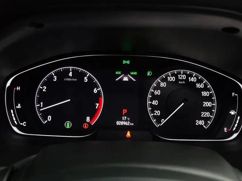 Honda Accord 1.5 10GEN TOP KM!, снимка 7 - Автомобили и джипове - 55441164