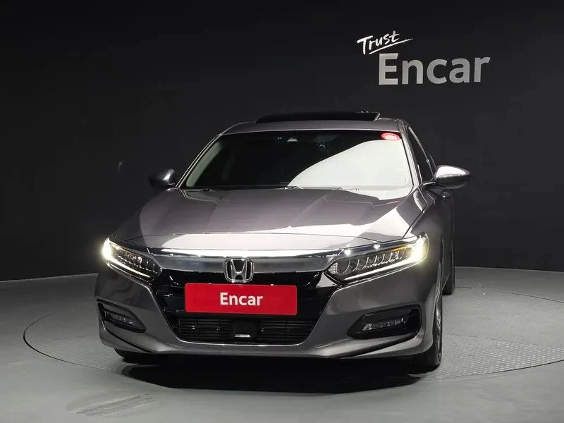 Honda Accord 1.5 10GEN TOP KM!, снимка 3 - Автомобили и джипове - 55441164