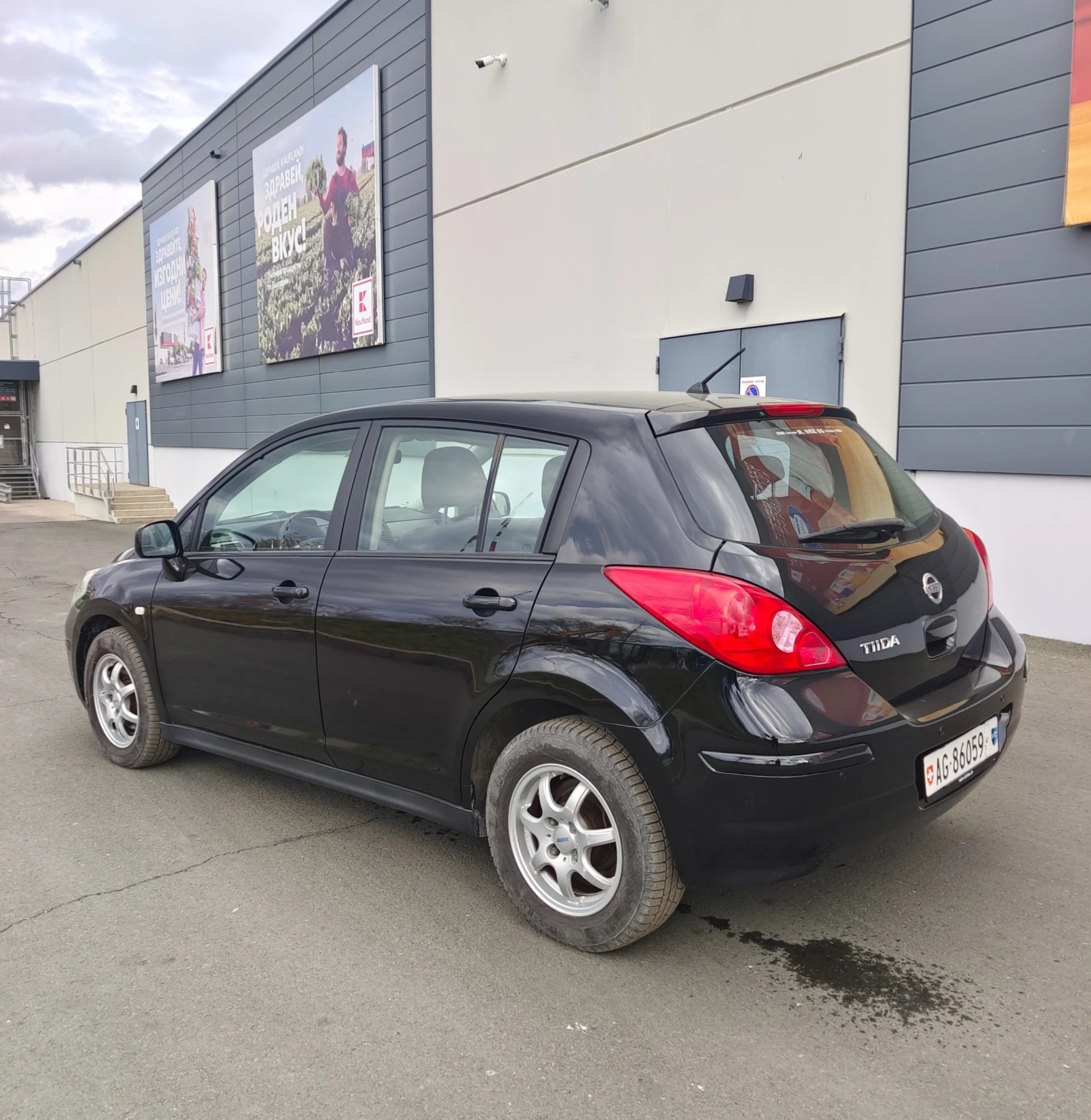 Nissan Tiida 1.6i 16V Swiss Aut. | Mobile.bg — изображение 13
