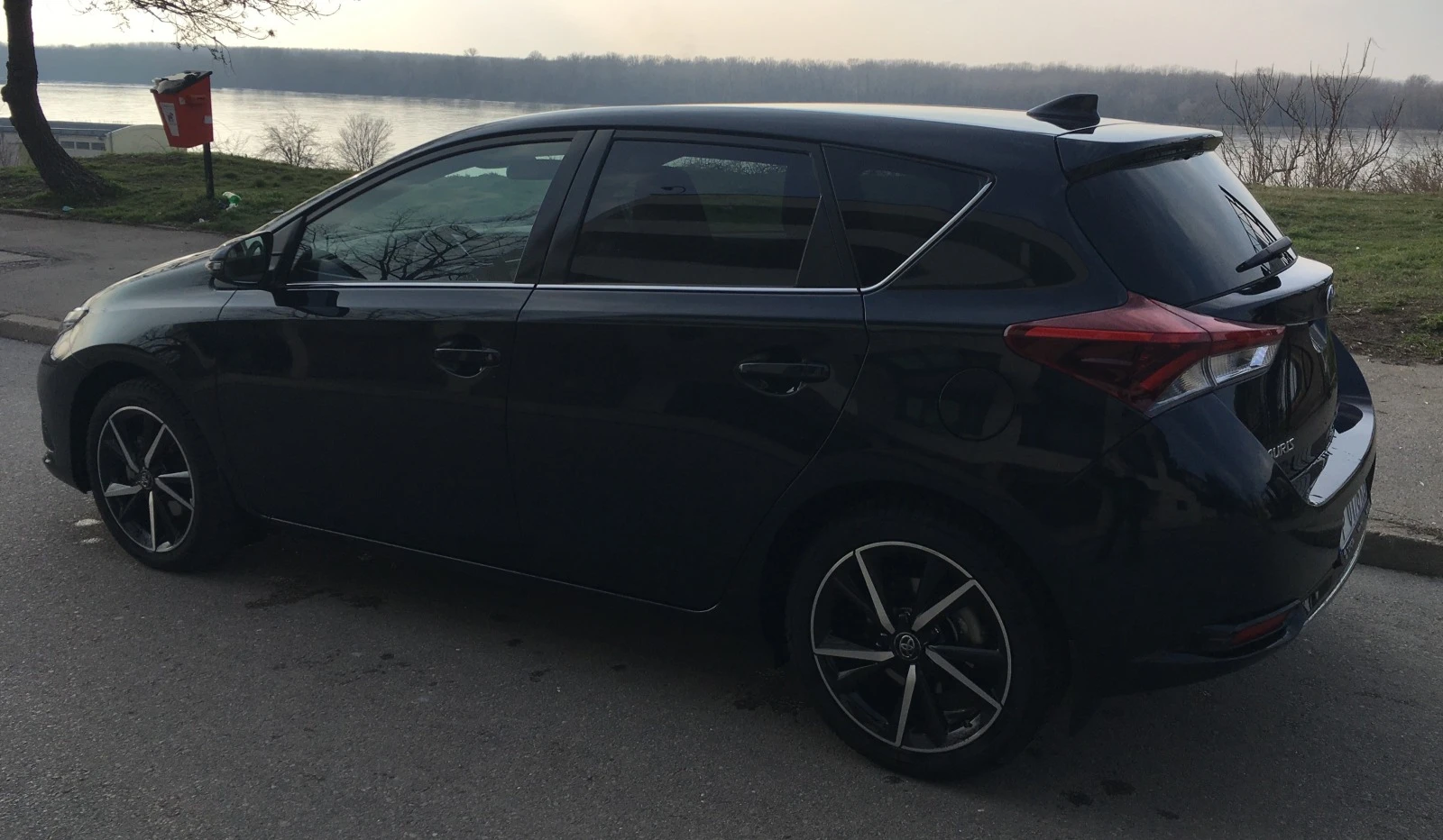 Toyota Auris 1.6 - изображение 5