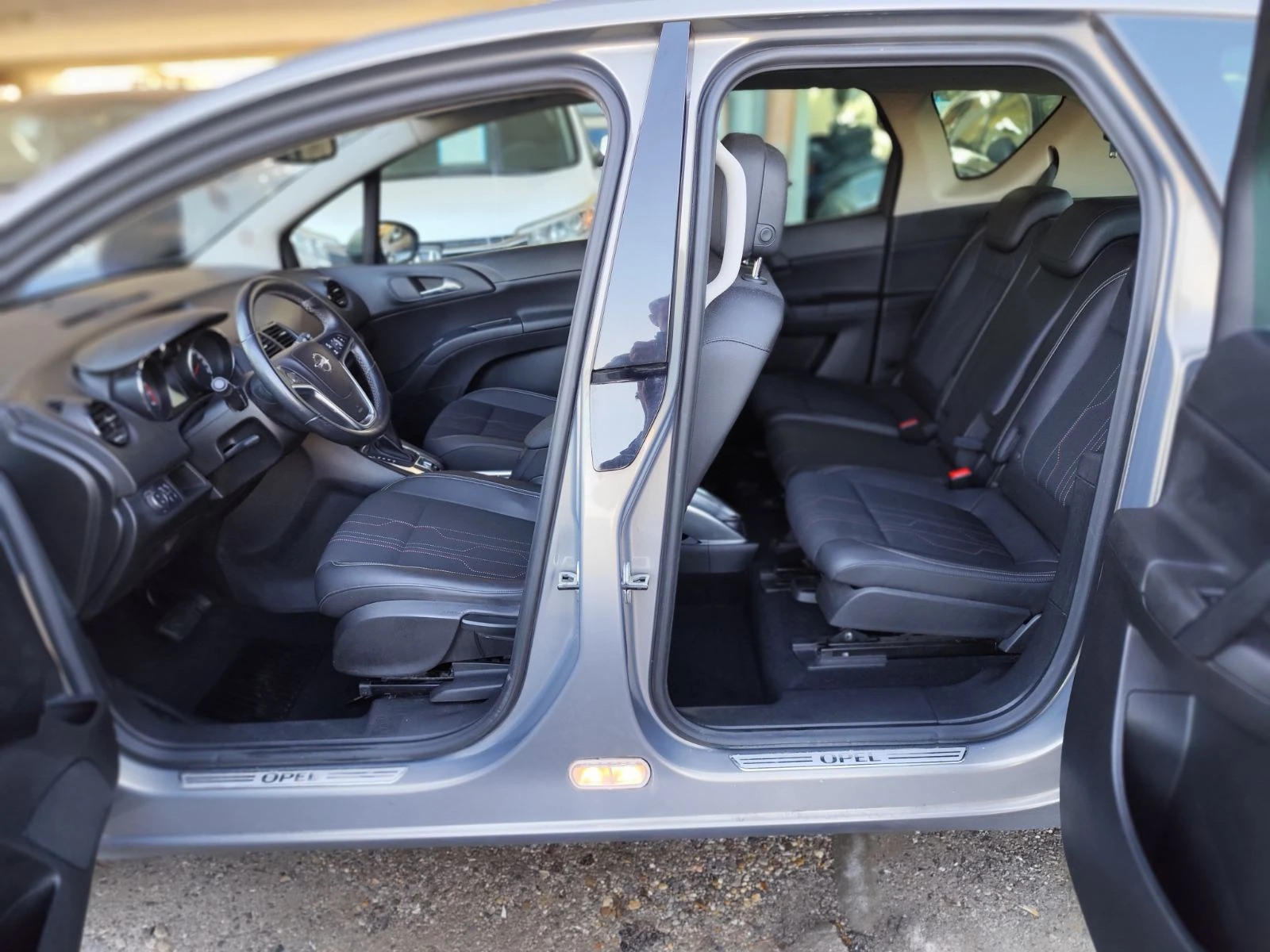 Opel Meriva 1.4 i автоматик - изображение 8