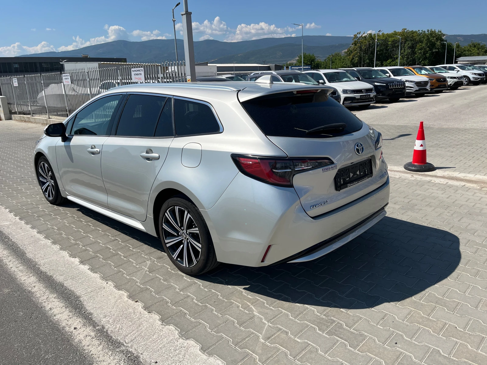 Toyota Corolla 1.8 HYBRID - изображение 5