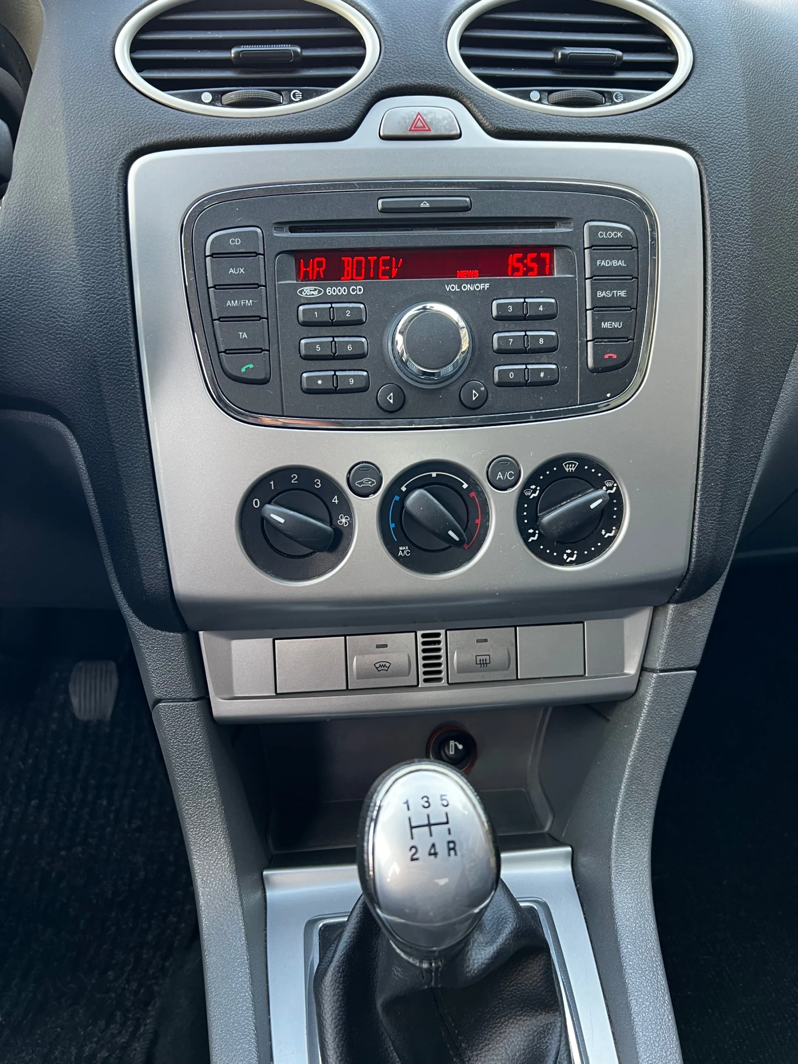 Ford Focus 2011 1.6 бензин 101к.с. - изображение 8