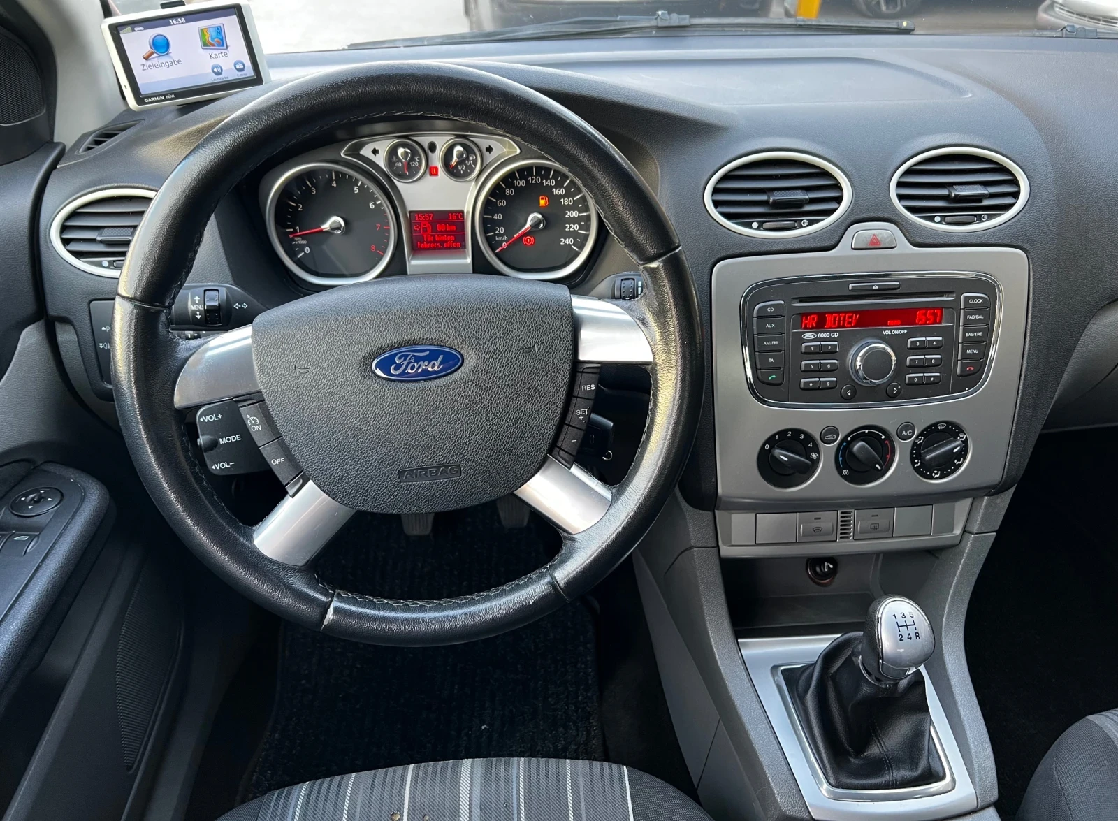 Ford Focus 2011 1.6 бензин 101к.с. - изображение 7