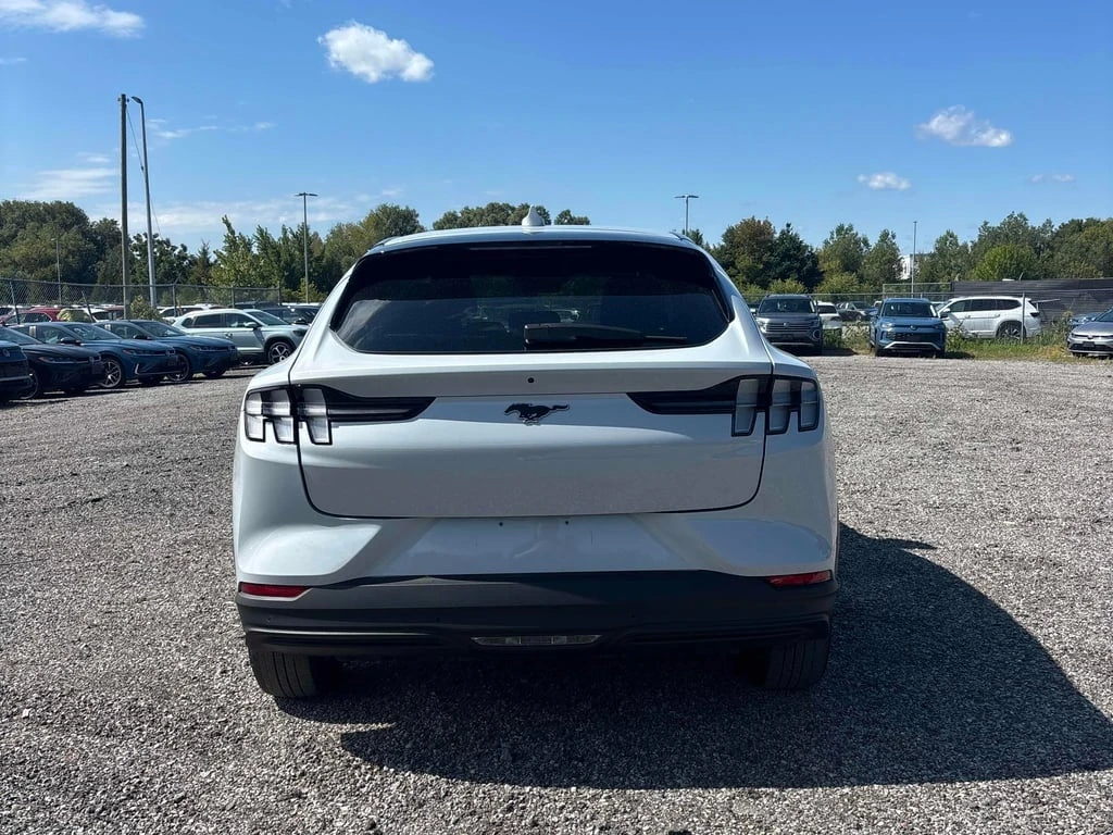 Ford Mustang Mach-E * Select * CARFAX * БЕЗ ПЪРВОНАЧАЛНА ВНОСКА - изображение 4