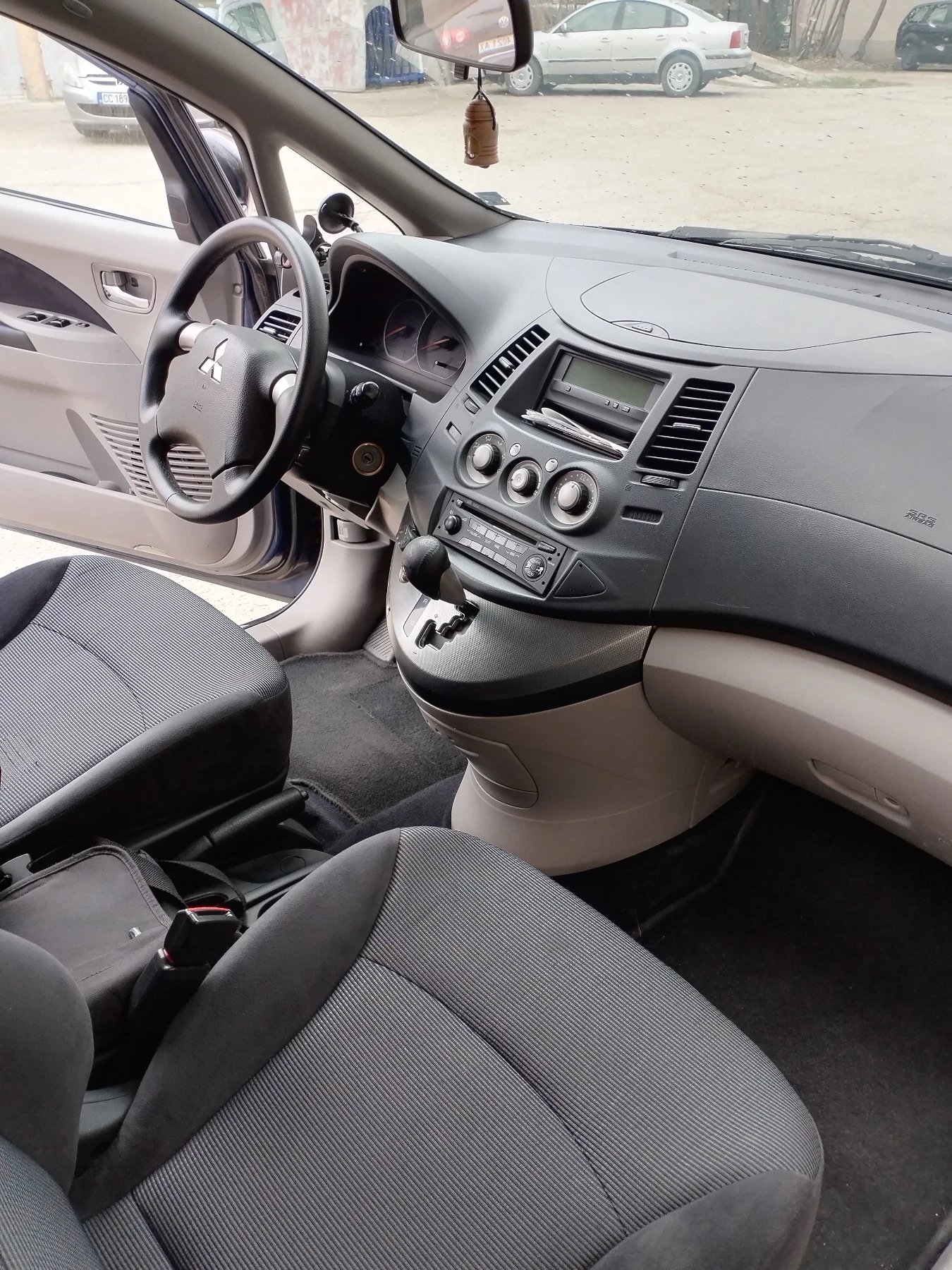 Mitsubishi Grandis 2.4 - изображение 9