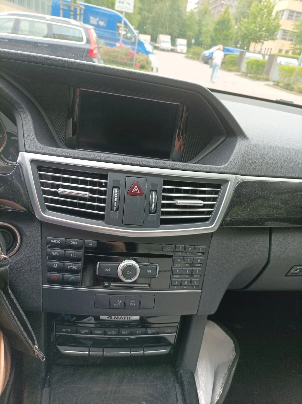 Mercedes-Benz E 350  - изображение 10