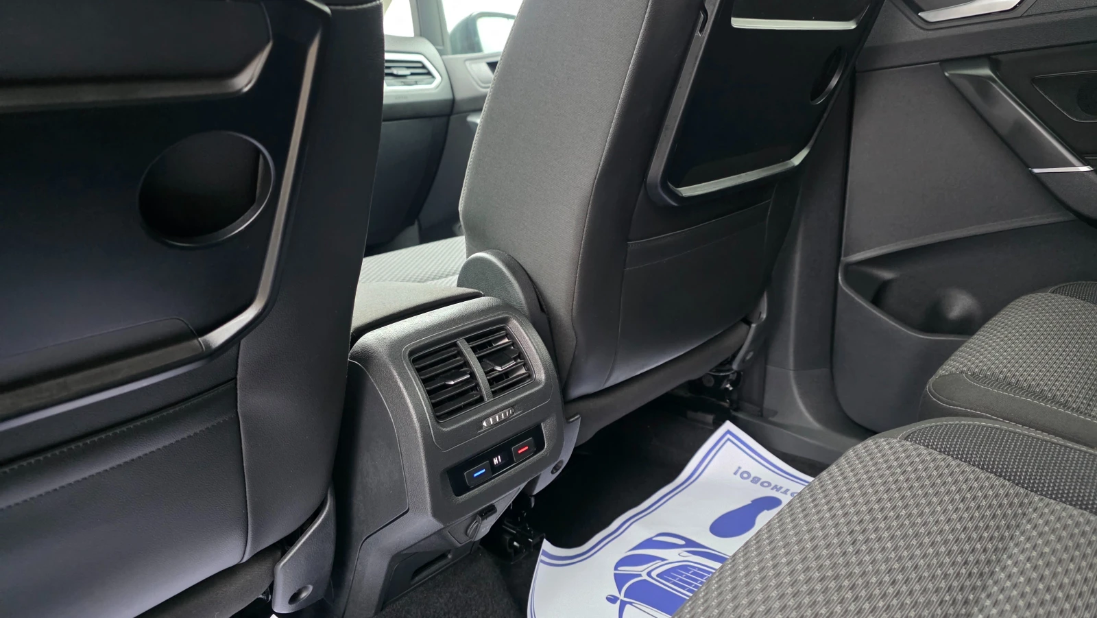 VW Touran KATO ЧИСТО НОВ/1.6d/110hp/7m, снимка 9 - Автомобили и джипове - 53851484