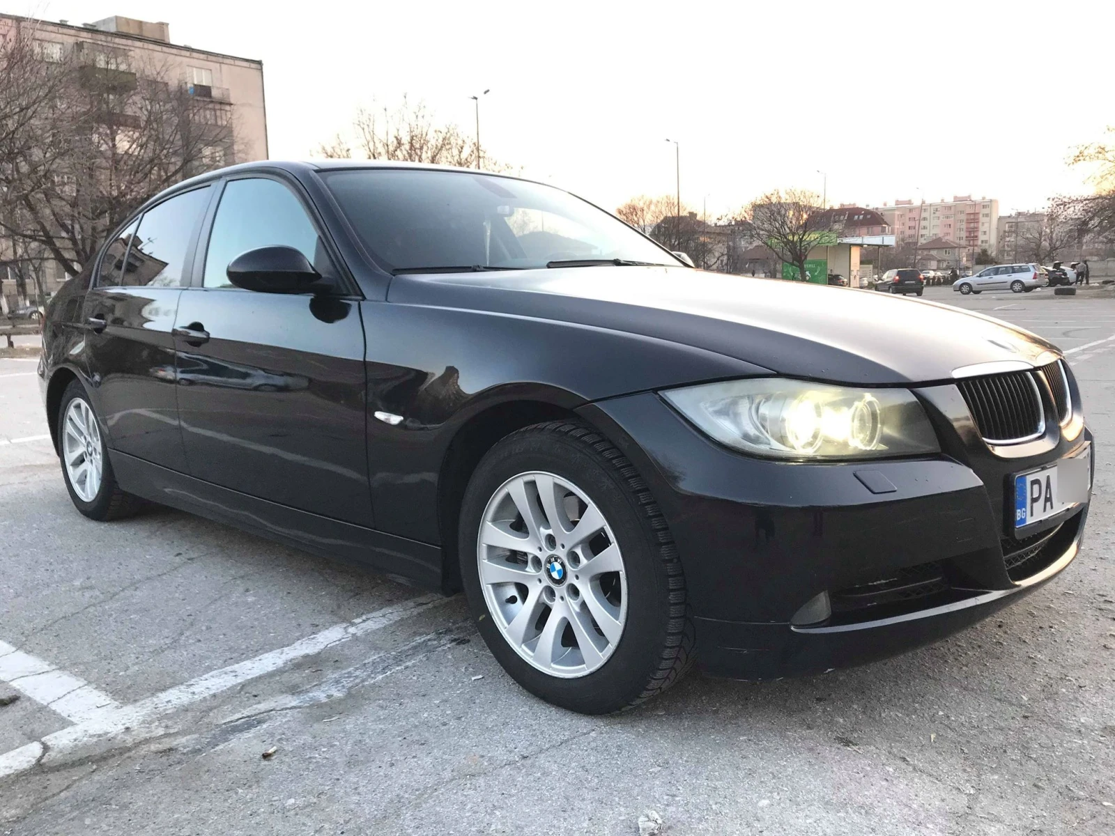 BMW 320, снимка 2 - Автомобили и джипове - 54400541