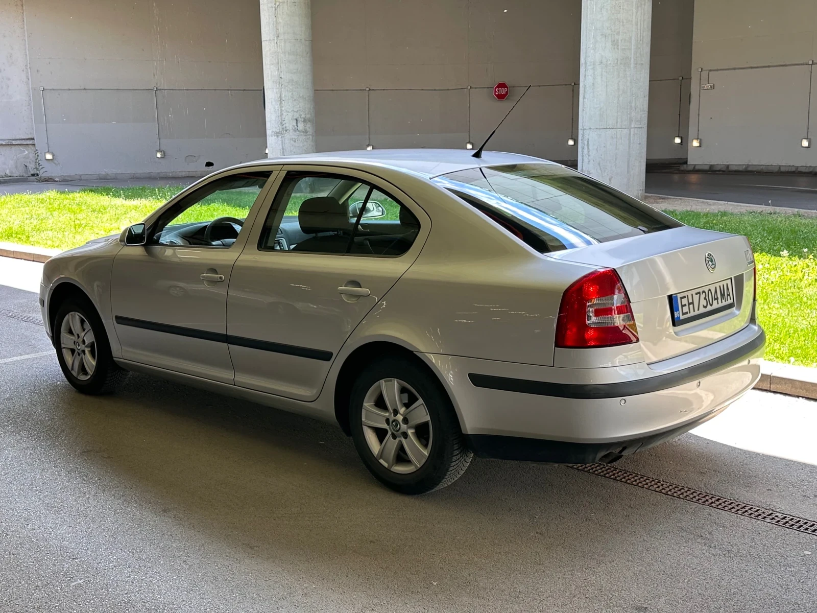 Skoda Octavia 1.6i MPi, снимка 5 - Автомобили и джипове - 54668703