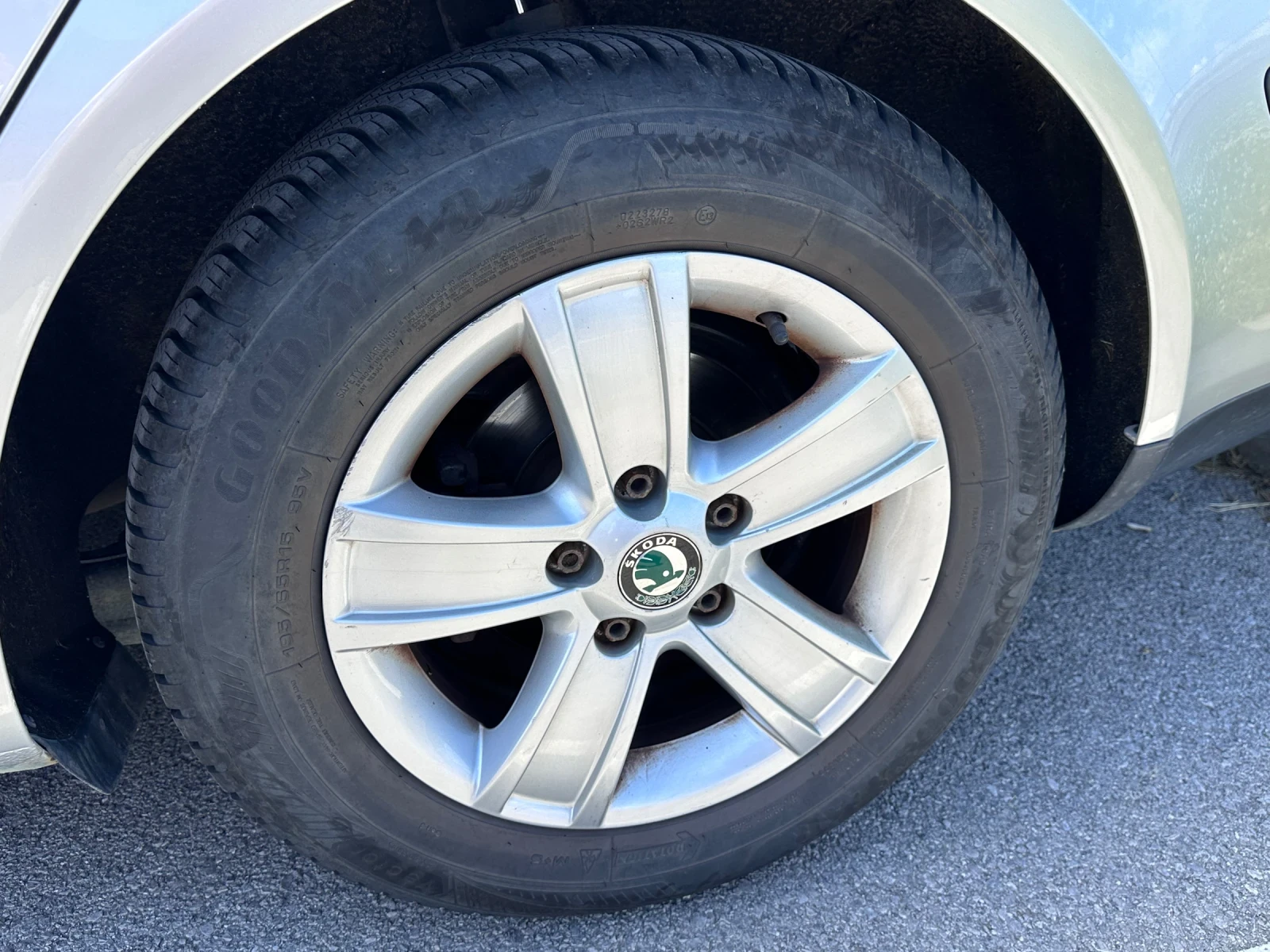 Skoda Octavia 1.6i MPi, снимка 13 - Автомобили и джипове - 54668703