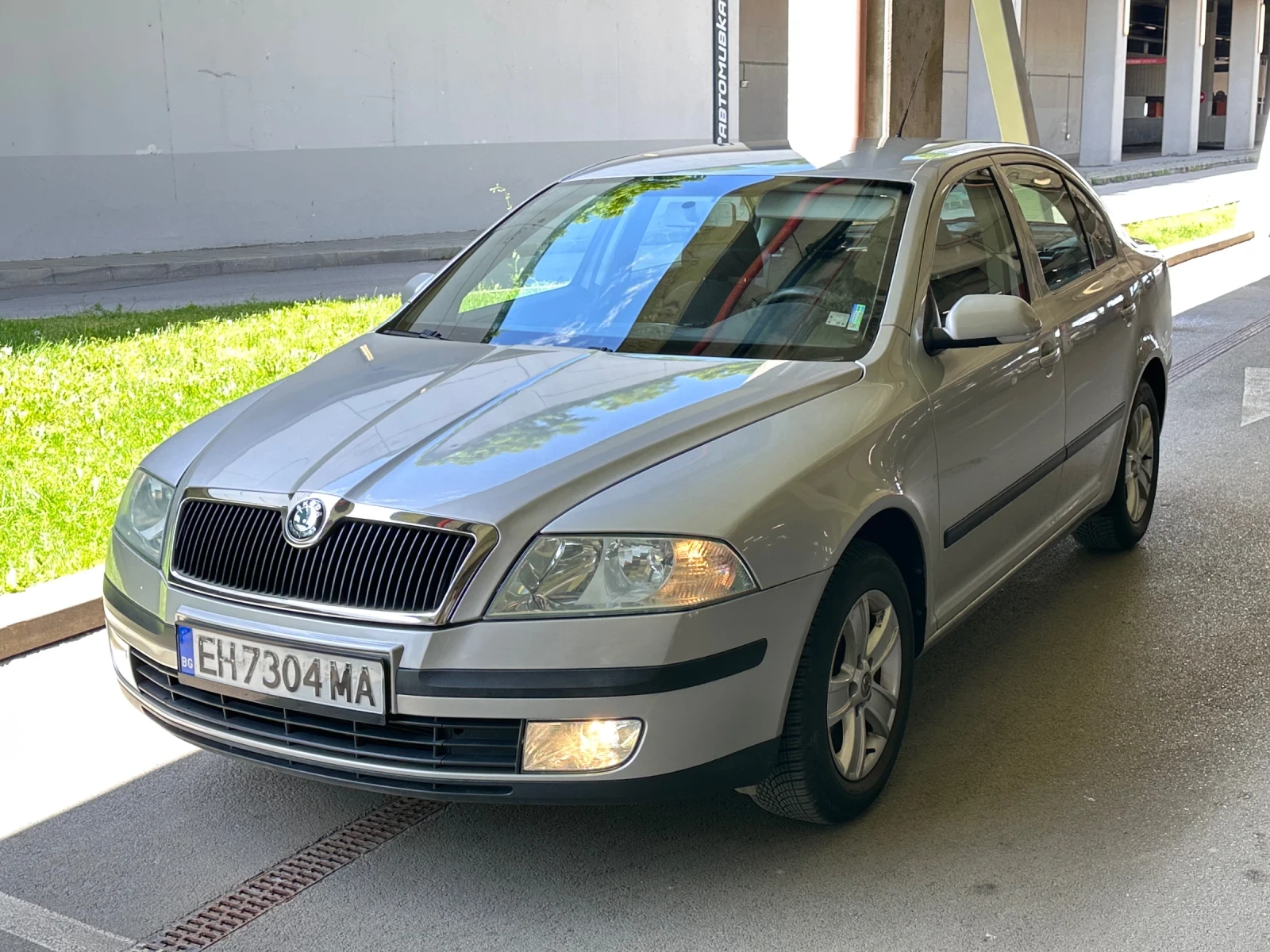 Skoda Octavia 1.6i MPi, снимка 2 - Автомобили и джипове - 54668703