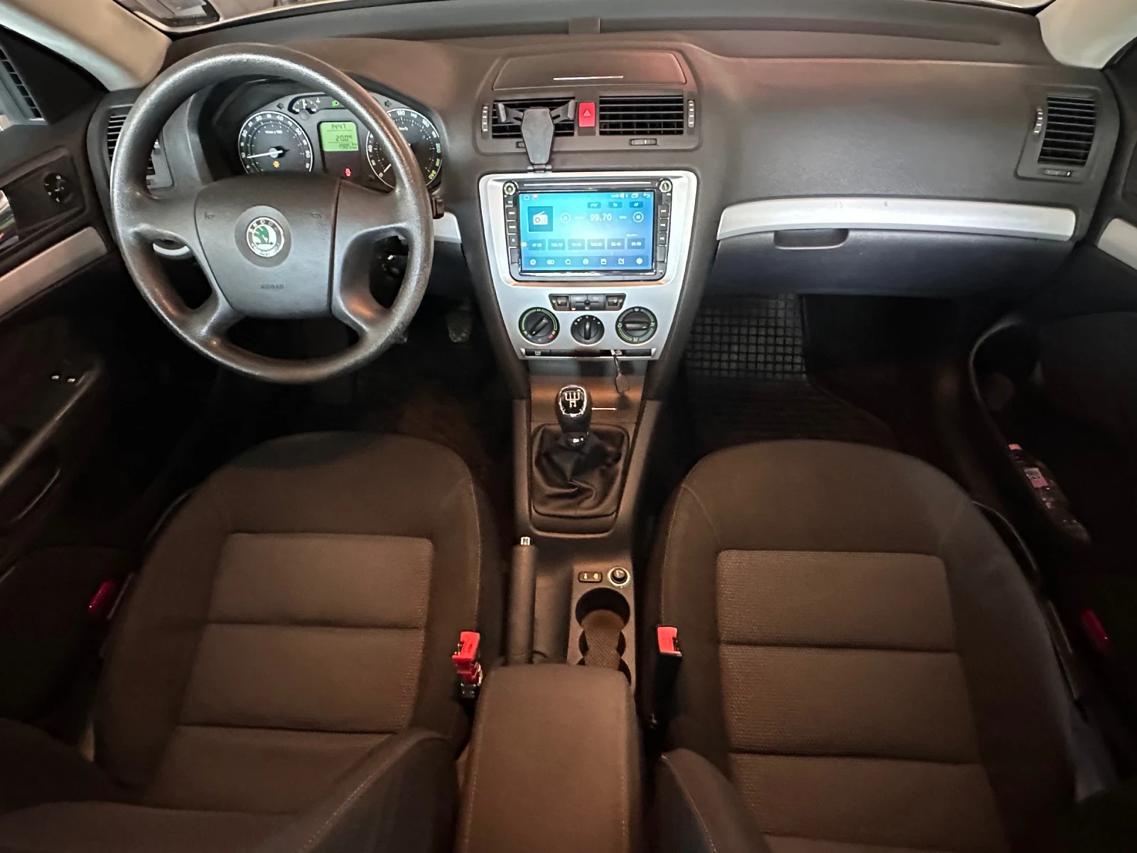 Skoda Octavia 1.6i MPi, снимка 10 - Автомобили и джипове - 54668703