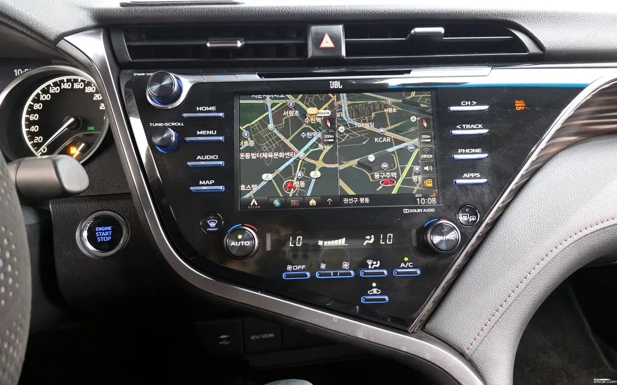 Toyota Camry XV70 2.5 , снимка 11 - Автомобили и джипове - 54837311