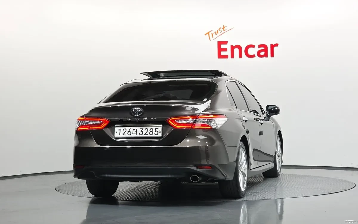Toyota Camry XV70 2.5 , снимка 4 - Автомобили и джипове - 54837311