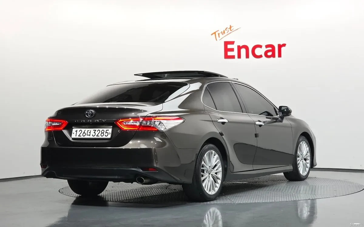 Toyota Camry XV70 2.5 , снимка 2 - Автомобили и джипове - 54837311