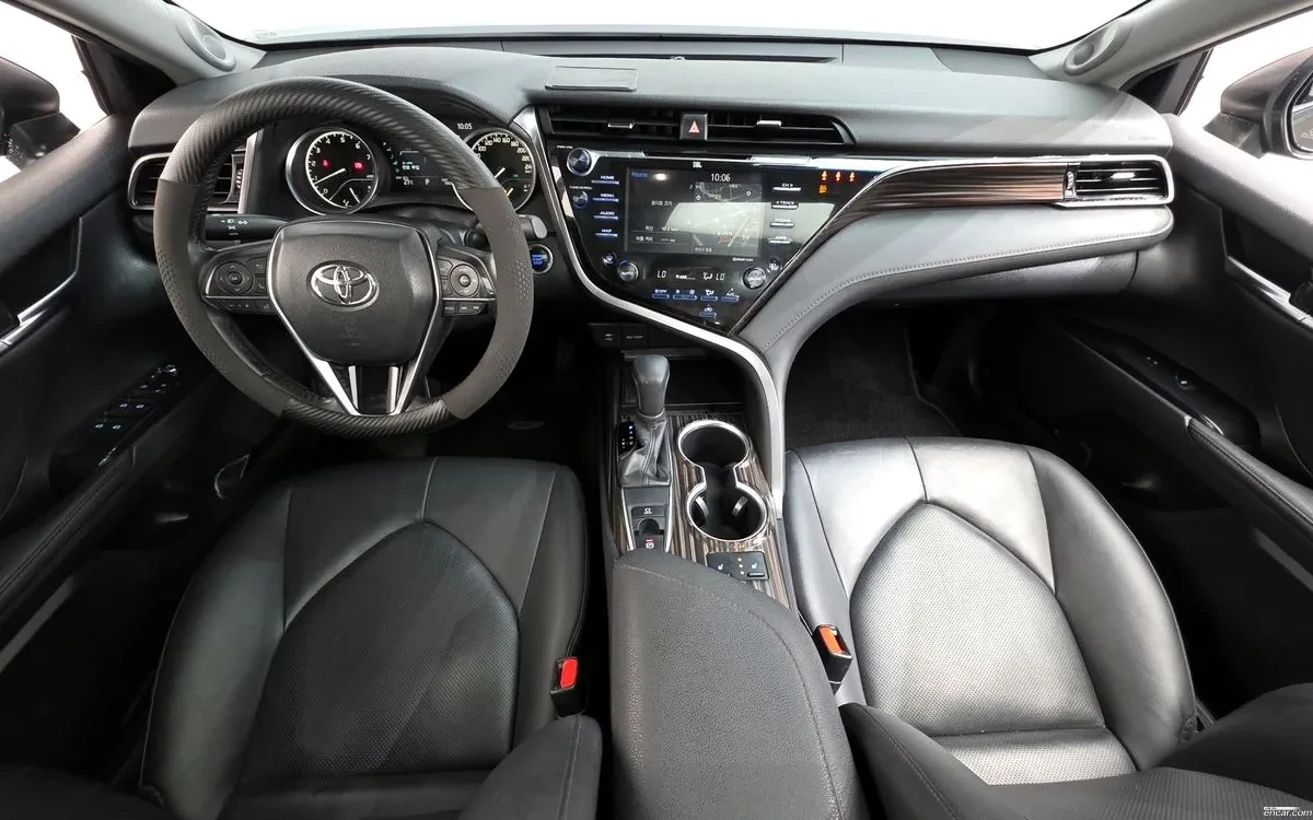 Toyota Camry XV70 2.5 , снимка 6 - Автомобили и джипове - 54837311