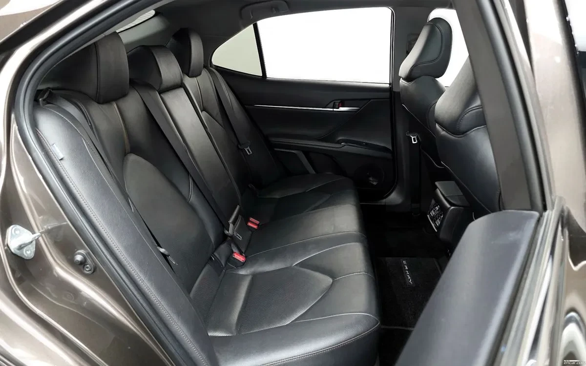 Toyota Camry XV70 2.5 , снимка 10 - Автомобили и джипове - 54837311