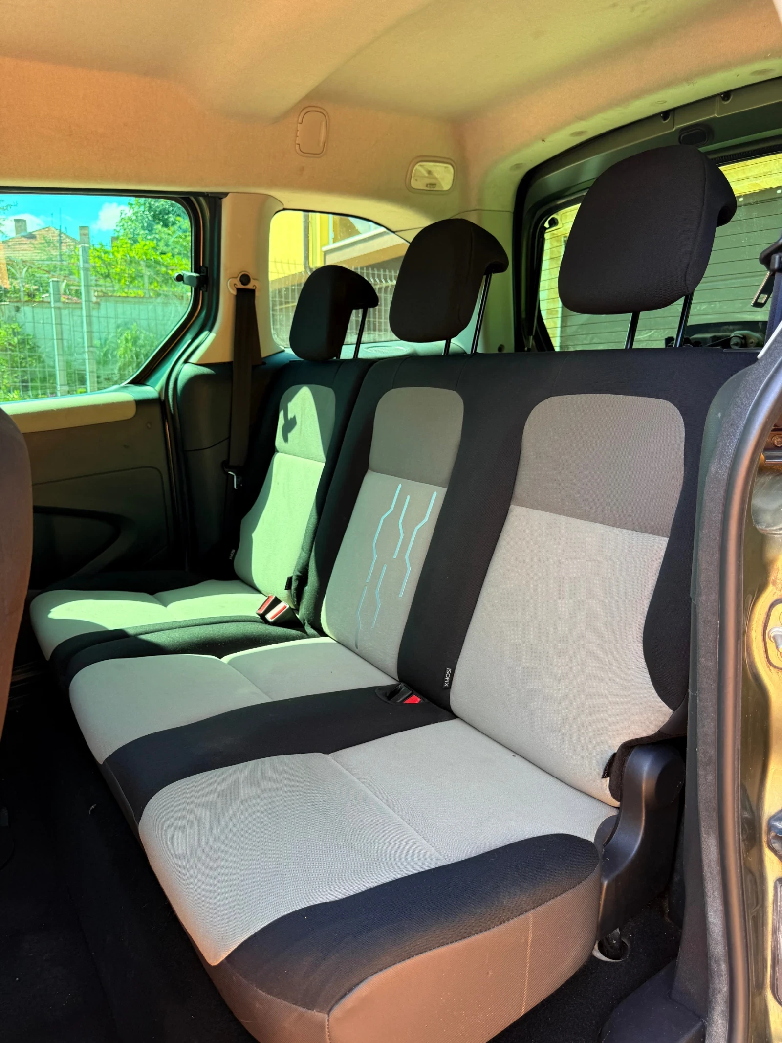 Peugeot Partner 1.6 HDI 92hp, снимка 4 - Автомобили и джипове - 55285874