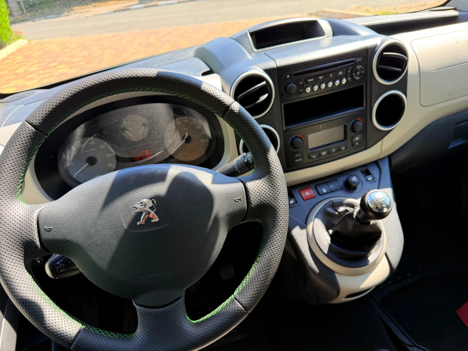 Peugeot Partner 1.6 HDI 92hp, снимка 6 - Автомобили и джипове - 55285874