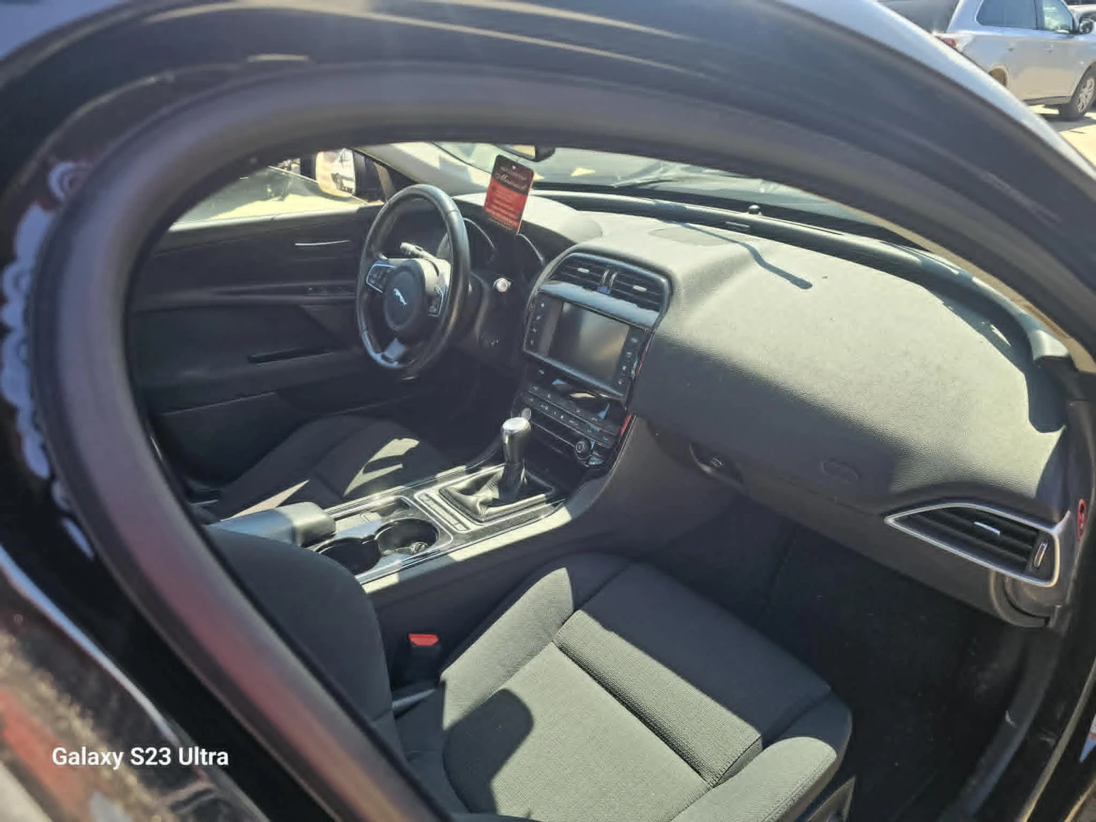 Jaguar XE 2.0, снимка 6 - Автомобили и джипове - 55300750