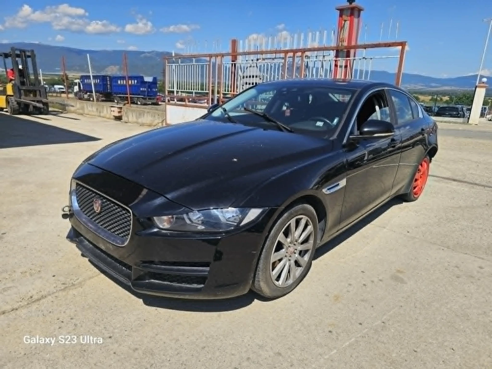 Jaguar XE 2.0, снимка 2 - Автомобили и джипове - 55300750