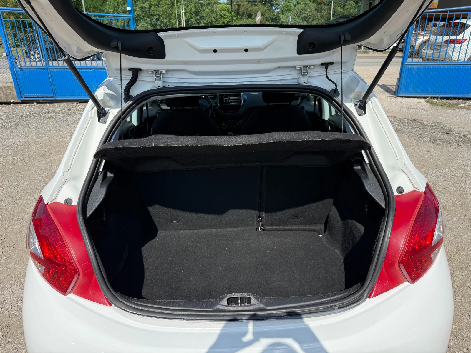 Peugeot 208 1.4HDI-����������-��������-�� ����� | Mobile.bg � ����������� 12