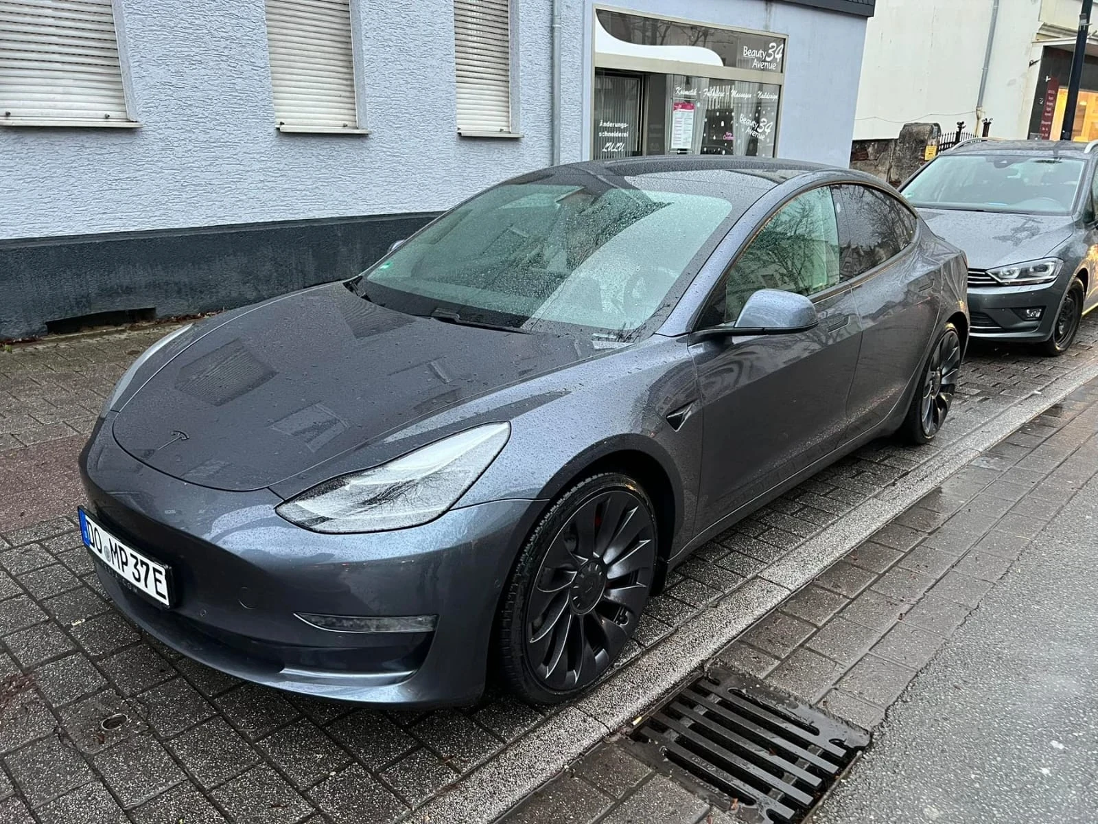 Tesla Model 3 Гаранция, Performance