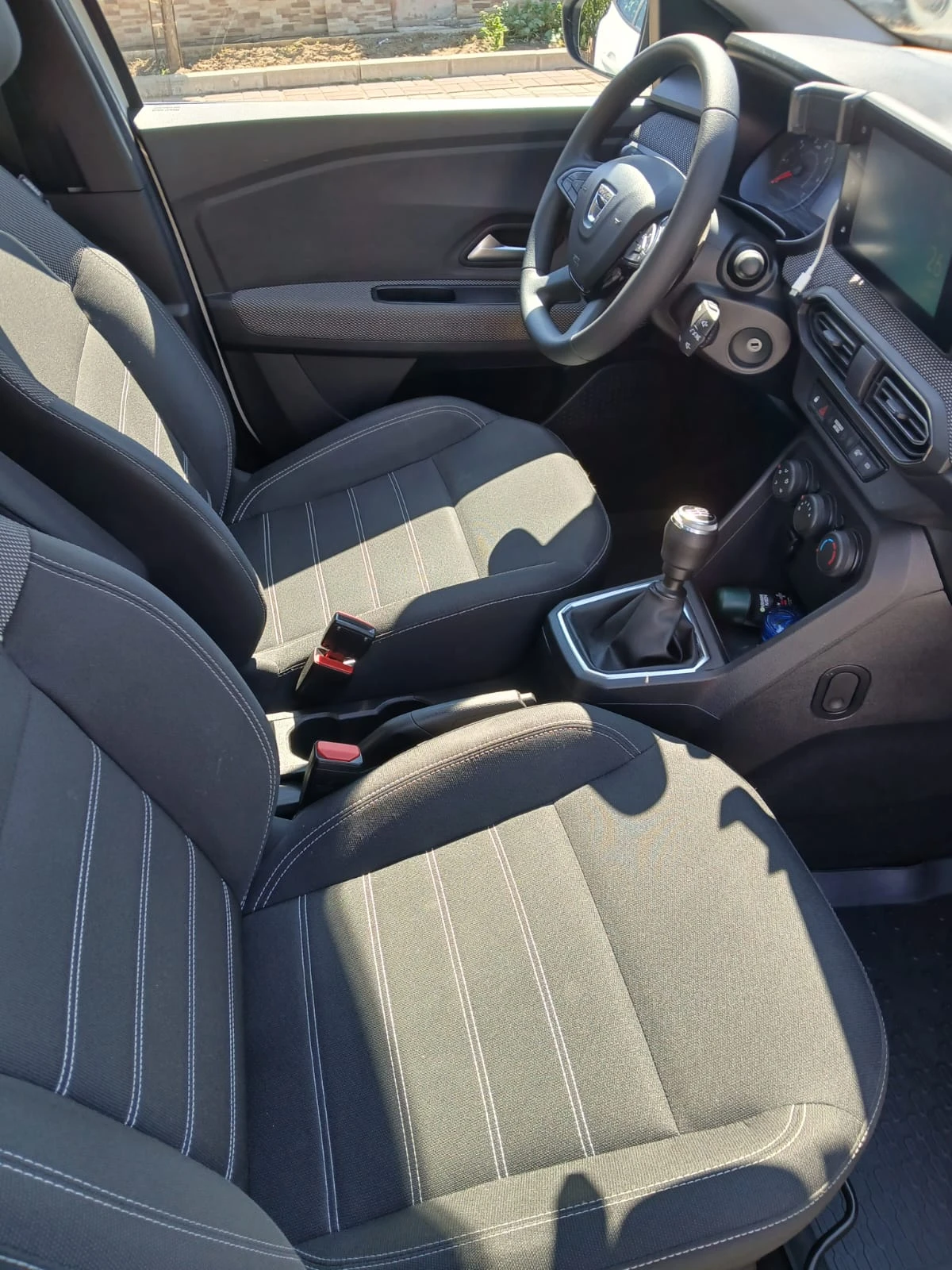 Dacia Logan, снимка 13 - Автомобили и джипове - 55805605