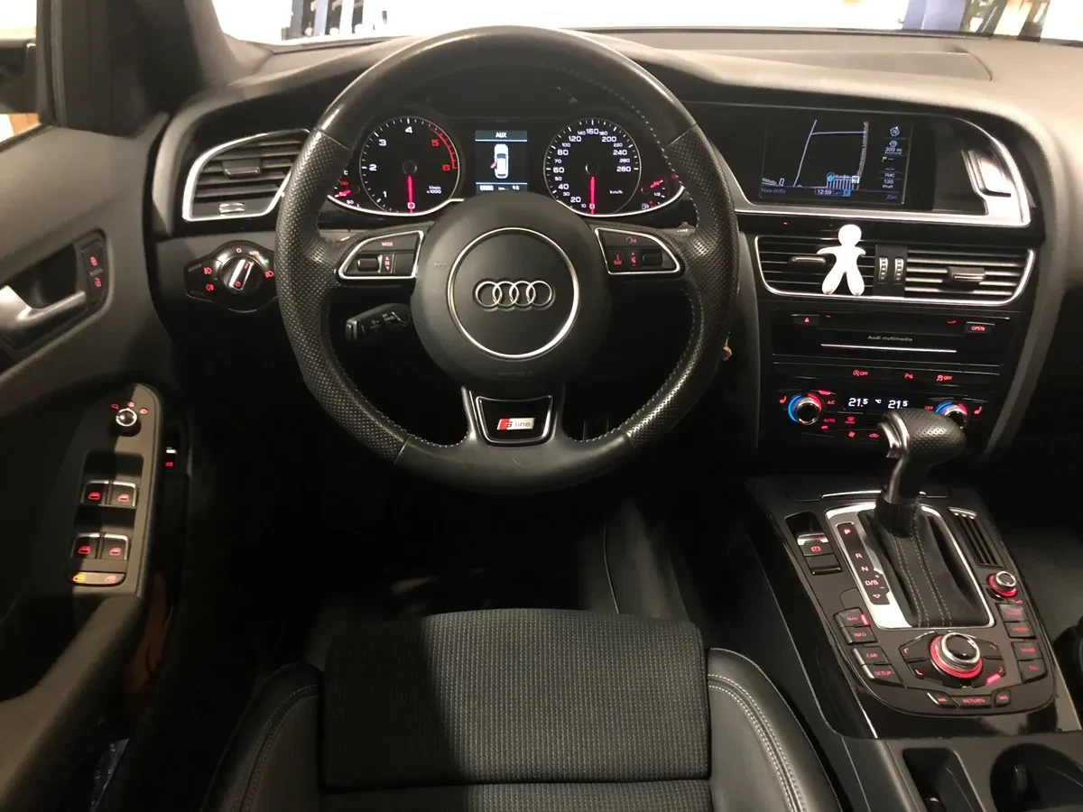 Audi A4 2.0 Tdi 3x S-line, снимка 7 - Автомобили и джипове - 55951608