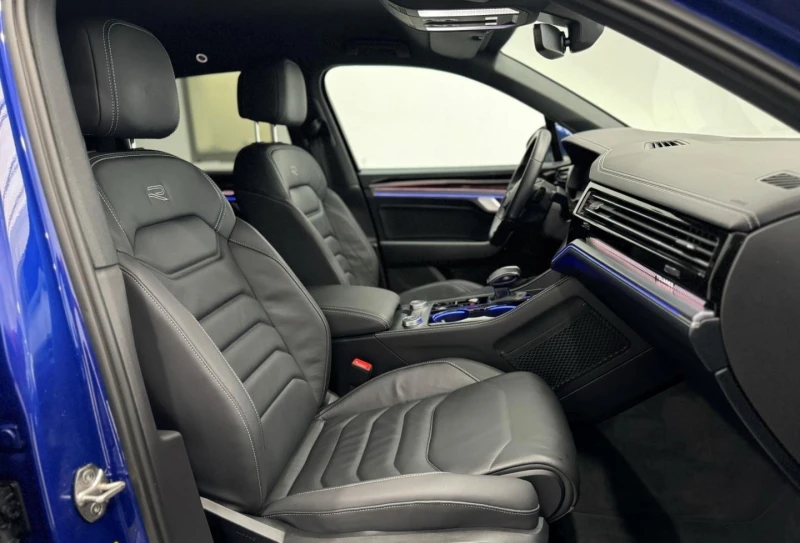 VW Touareg 3.0TDI* 4M* R-LINE* HEAD-UP* DISTR* MEMORY* MATRIX, снимка 11 - Автомобили и джипове - 52086249