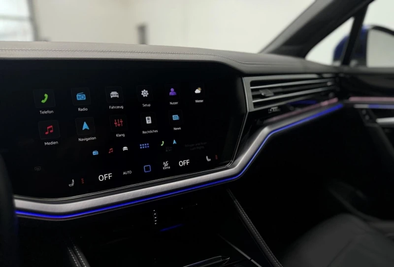 VW Touareg 3.0TDI* 4M* R-LINE* HEAD-UP* DISTR* MEMORY* MATRIX, снимка 8 - Автомобили и джипове - 52086249