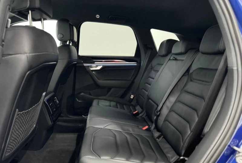 VW Touareg 3.0TDI* 4M* R-LINE* HEAD-UP* DISTR* MEMORY* MATRIX, снимка 12 - Автомобили и джипове - 52086249