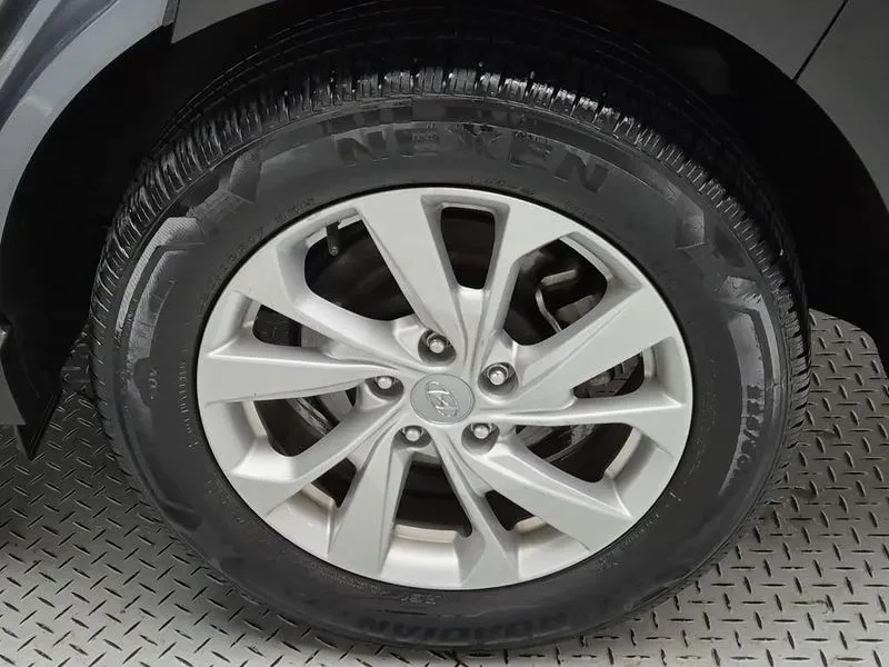 Hyundai Tucson 1.6 2WD MODERN, снимка 17 - Автомобили и джипове - 55801663
